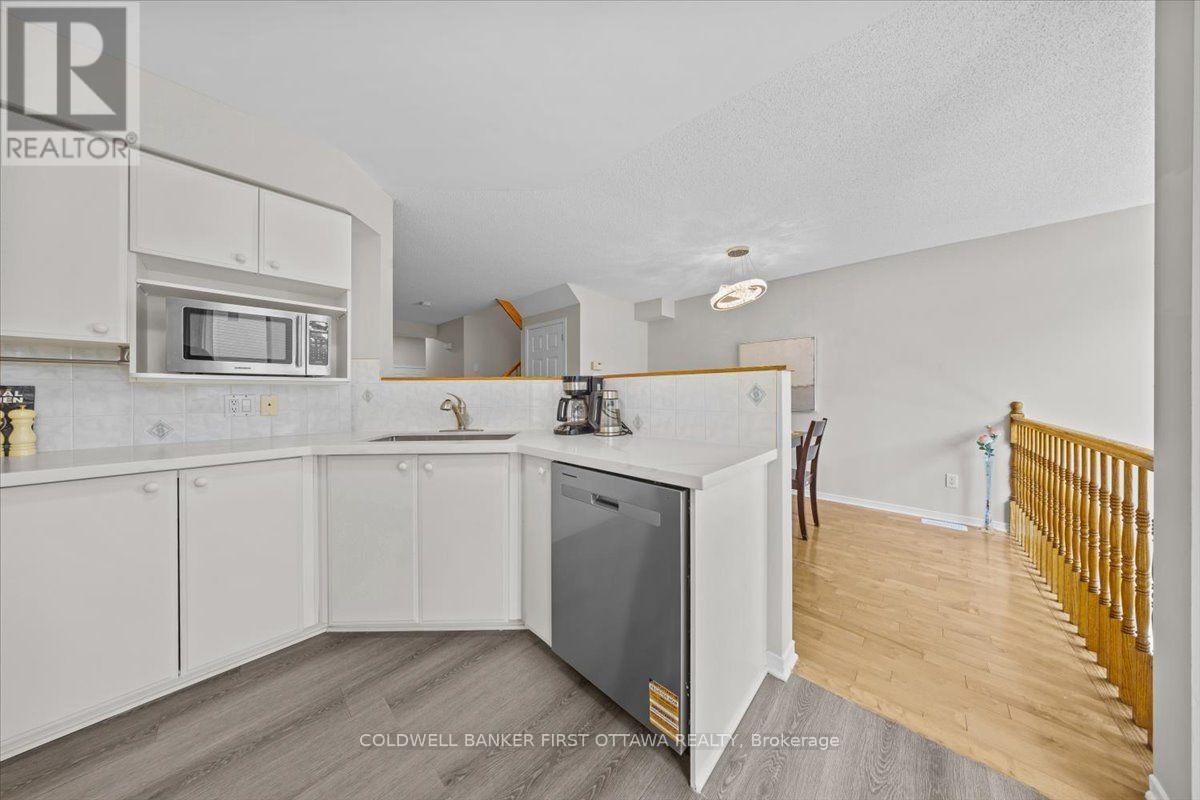 46 MARGRAVE AVENUE, Ottawa. Luxury613. By Peter Sagos - Image 10