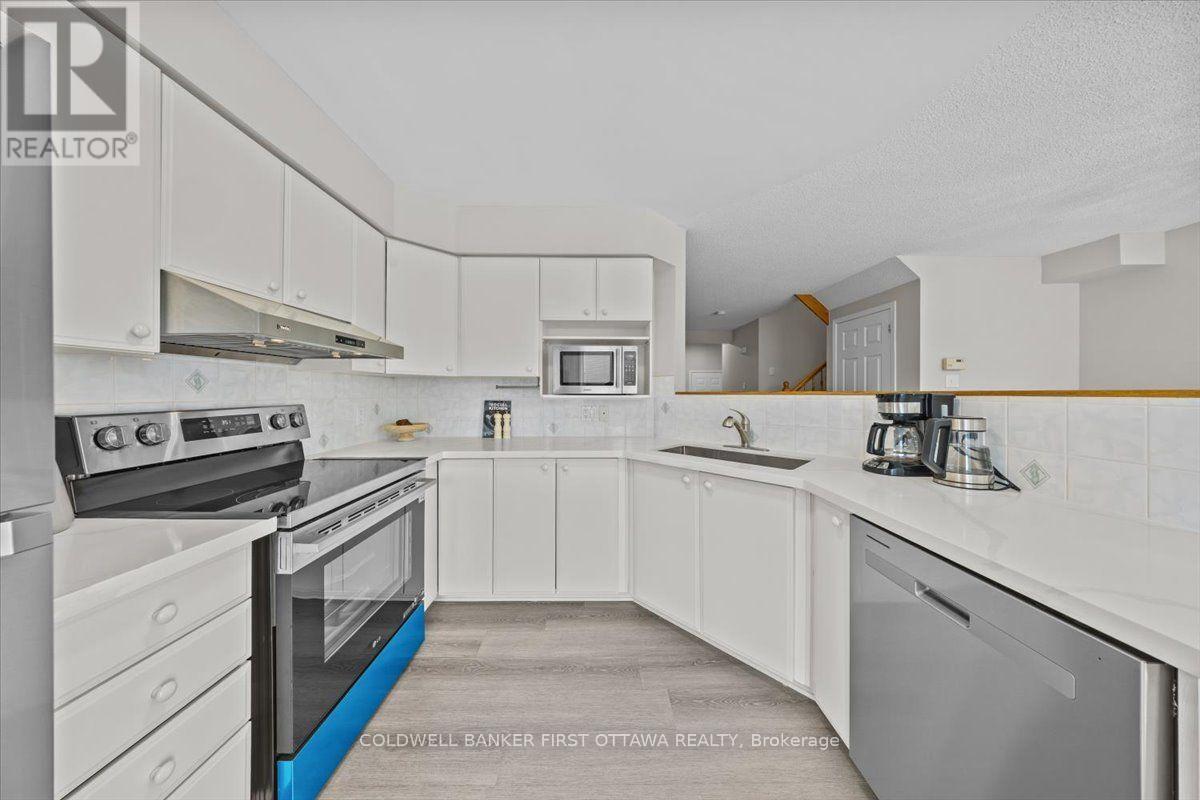 46 MARGRAVE AVENUE, Ottawa. Luxury613. By Peter Sagos - Image 11