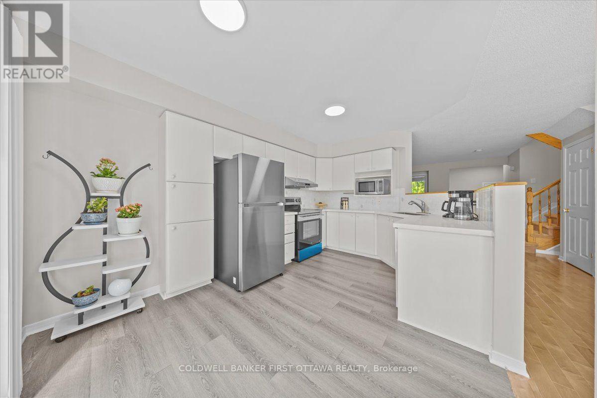 46 MARGRAVE AVENUE, Ottawa. Luxury613. By Peter Sagos - Image 12