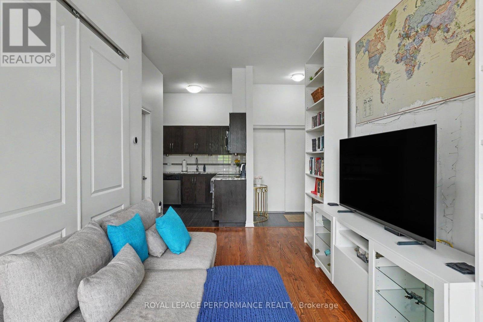 208 - 682 Churchill Avenue N