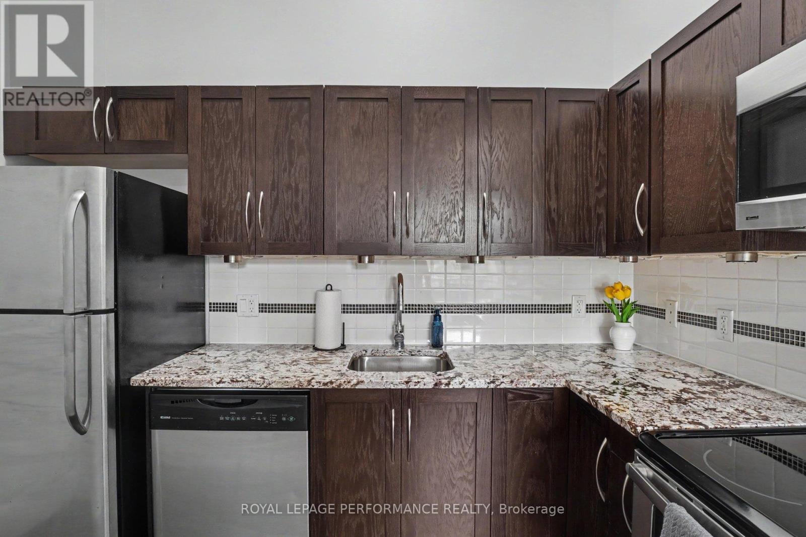 208 - 682 Churchill Avenue N
