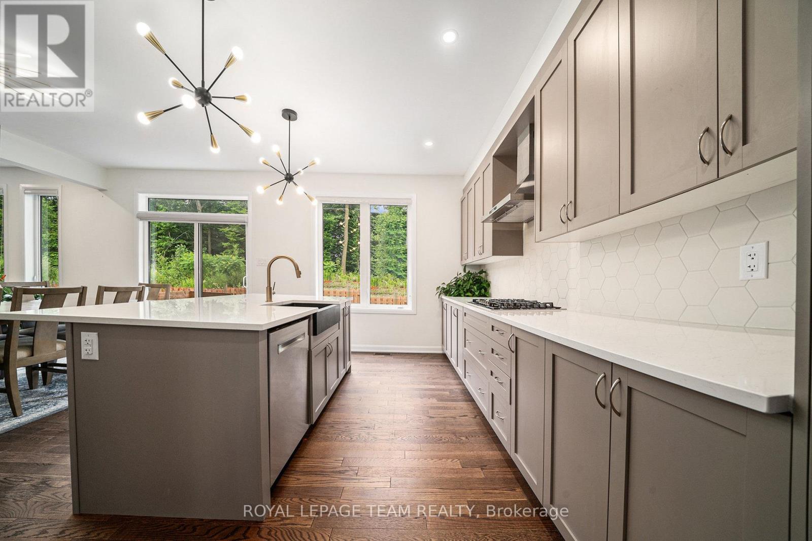 189 LYNN COULTER STREET, Ottawa. Luxury613. By Peter Sagos - Image 13