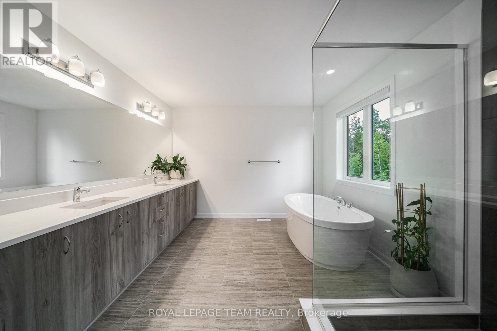 189 LYNN COULTER STREET, Ottawa. Luxury613. By Peter Sagos - Image 21
