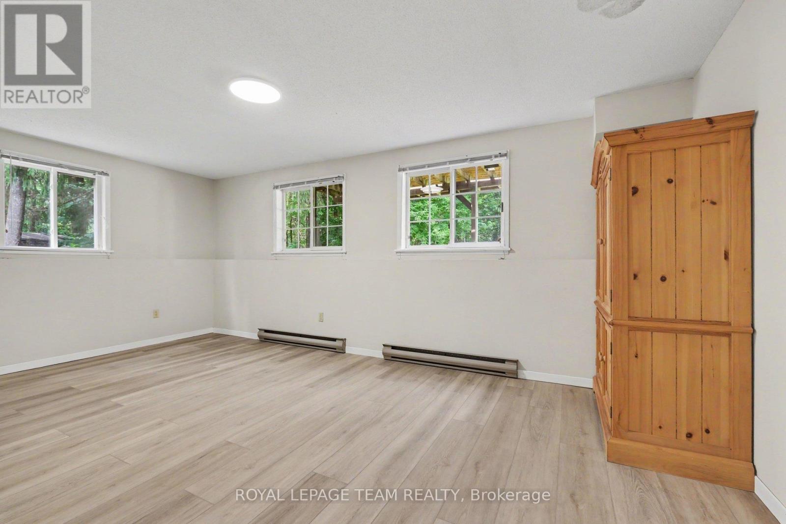 2985 MCGOVERN ROAD E - 24