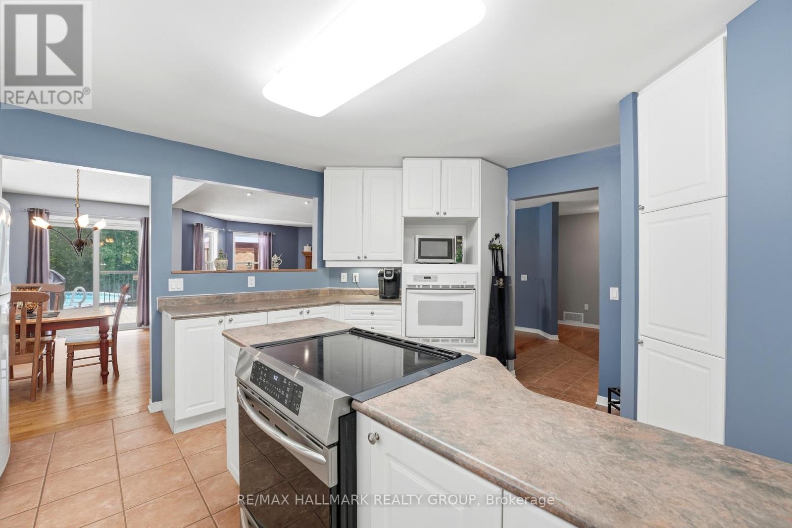 18 JOSTEEN DRIVE - 10