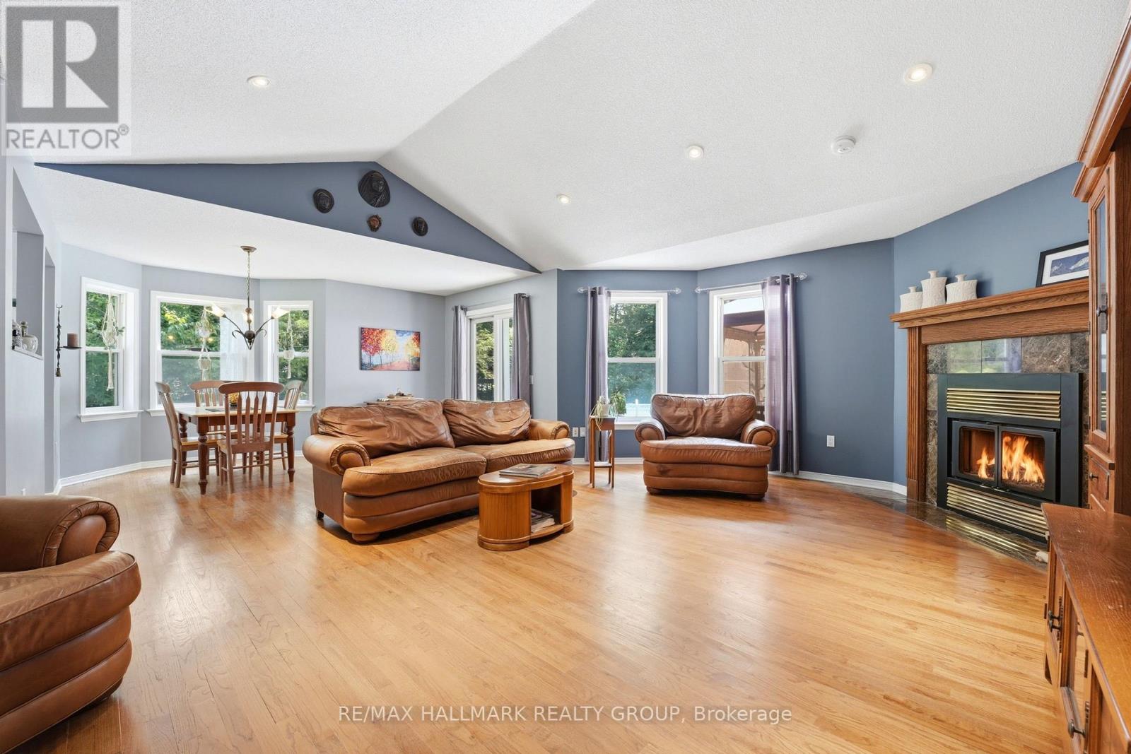 18 JOSTEEN DRIVE - 5