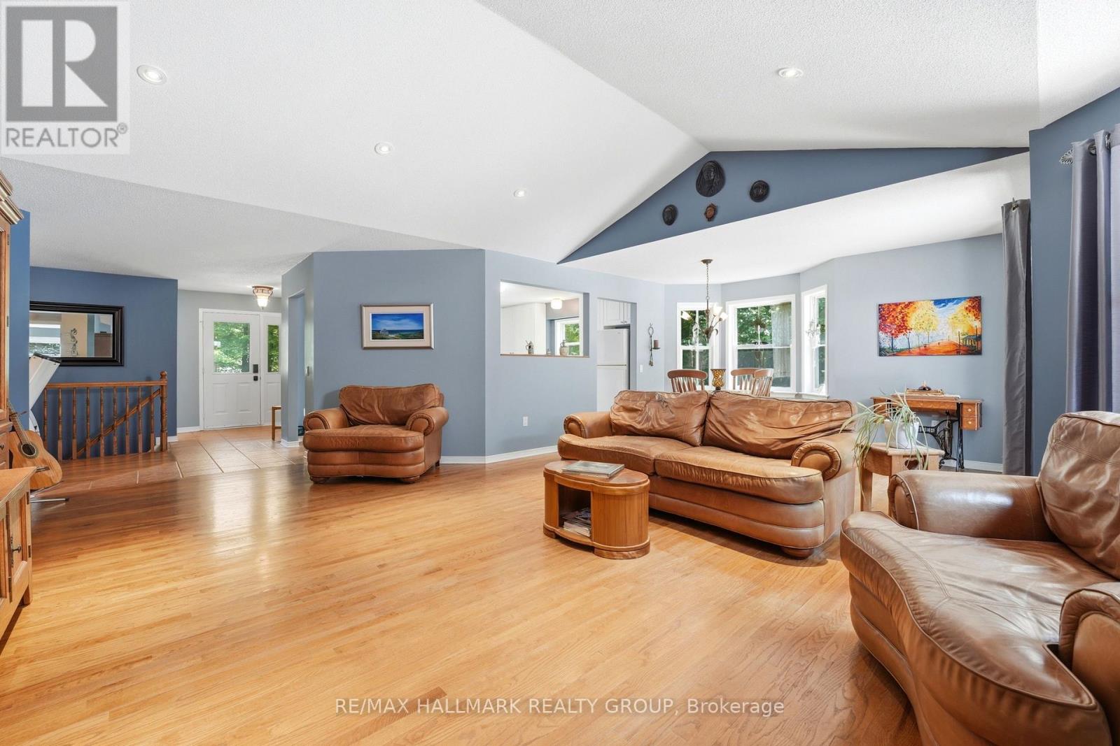 18 JOSTEEN DRIVE - 6