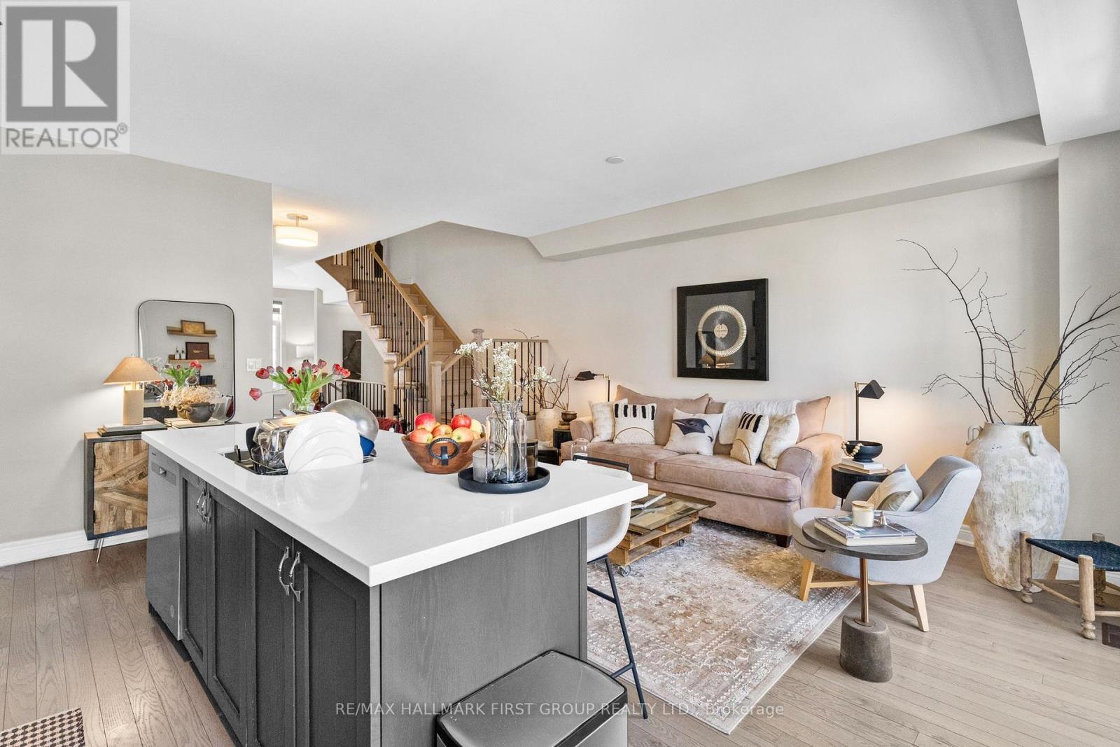 22 PHILLIPSEN WAY - 16