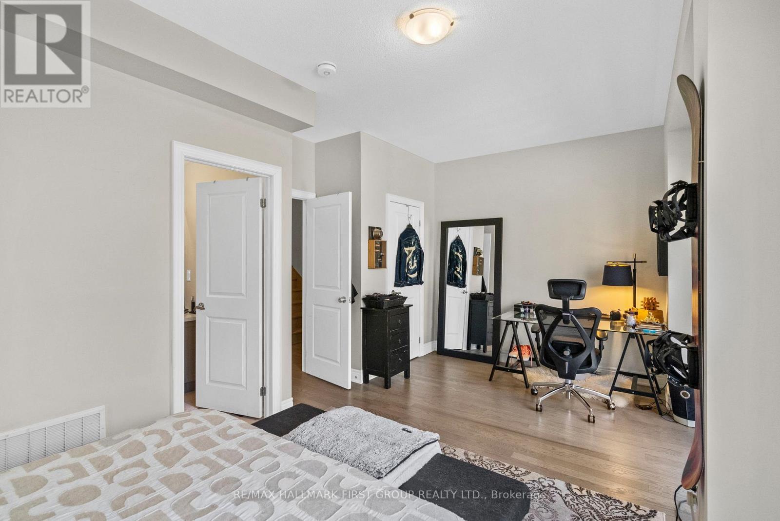 22 PHILLIPSEN WAY - 4