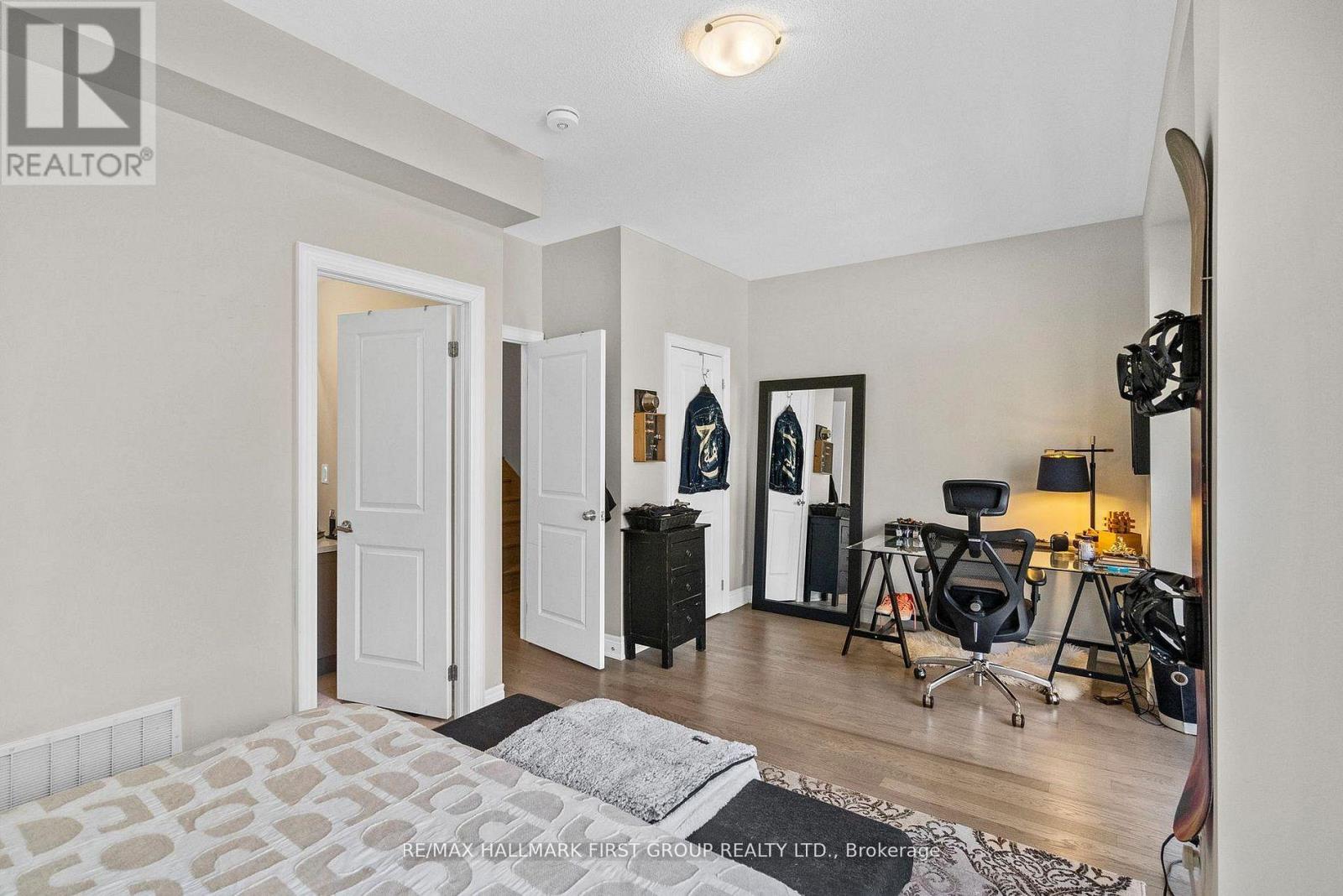 22 PHILLIPSEN WAY - 42