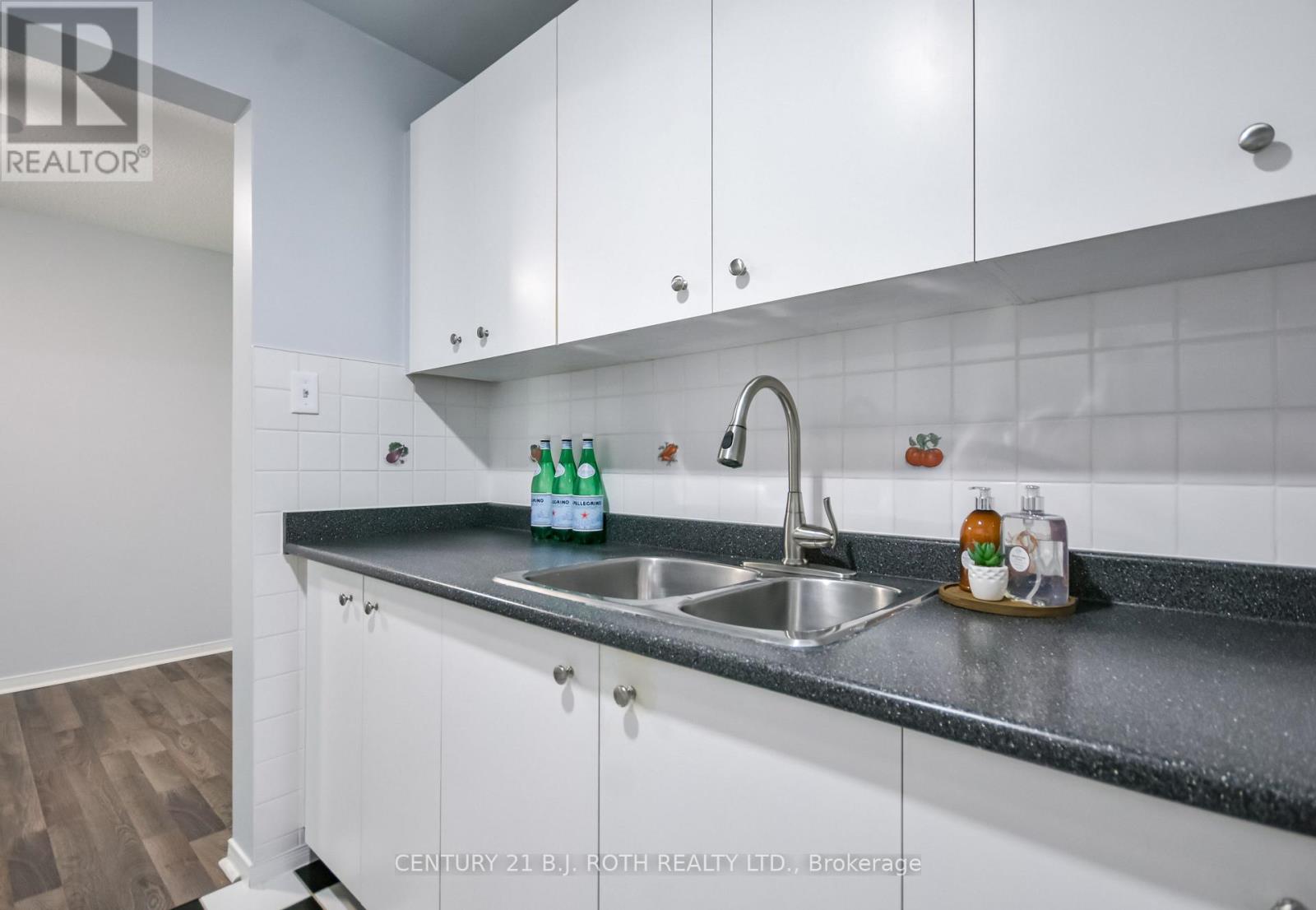 #D11 163 EDGEHILL DRIVE - Image 14