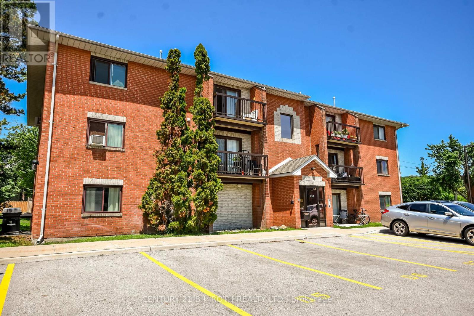 #D11 163 EDGEHILL DRIVE - 27