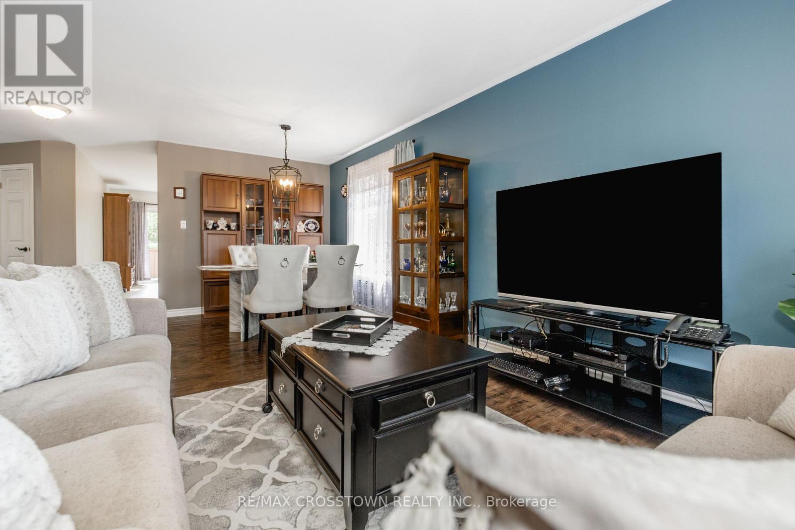 11 REVELSTOKE COURT - 12