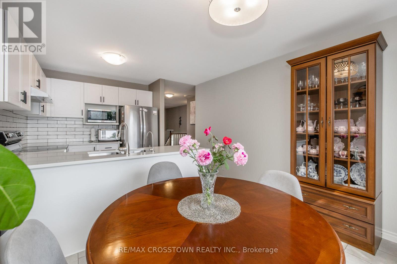 11 REVELSTOKE COURT - 19