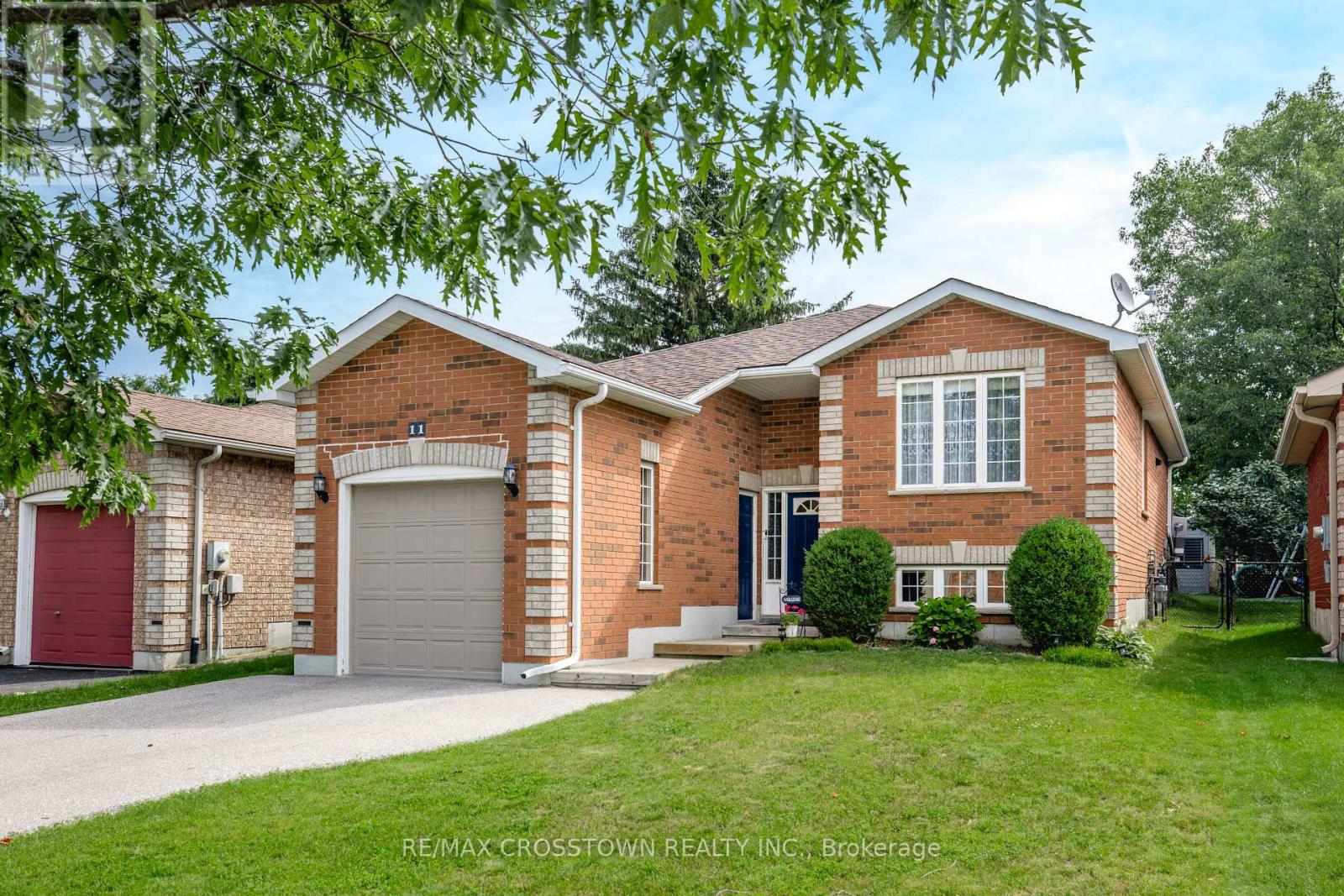 11 REVELSTOKE COURT - 2