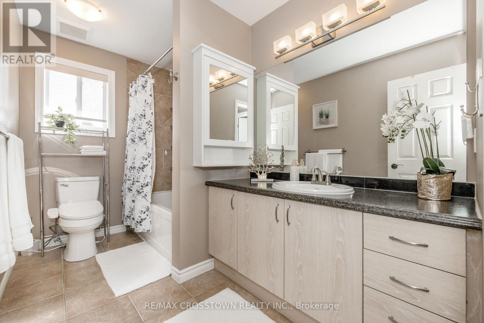 11 REVELSTOKE COURT - 21