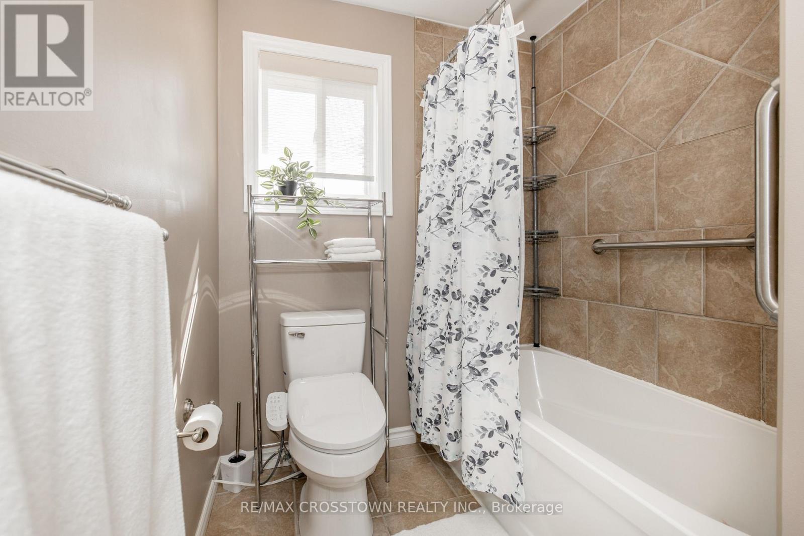 11 REVELSTOKE COURT - 22