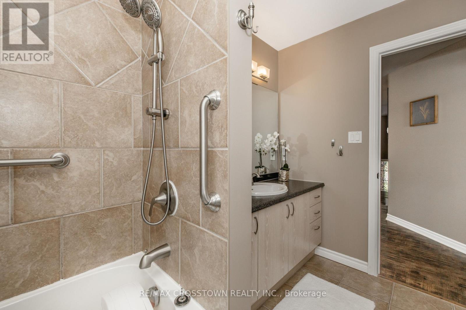 11 REVELSTOKE COURT - 23