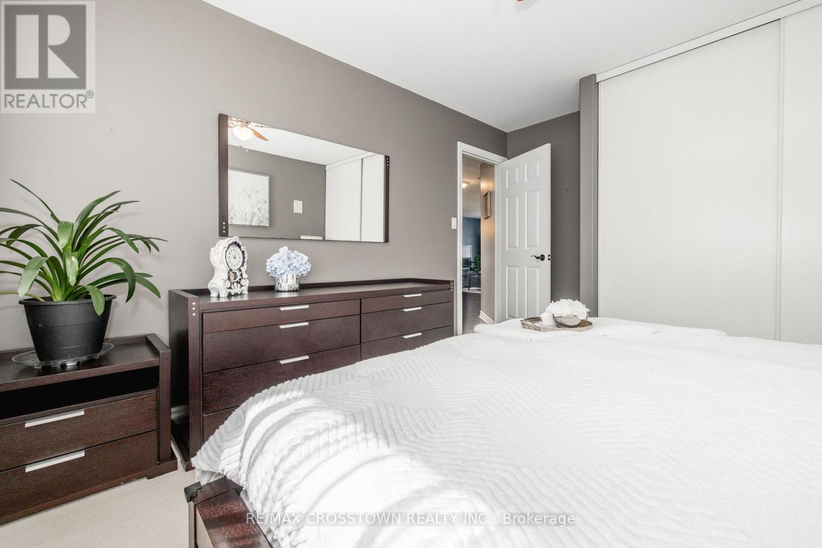 11 REVELSTOKE COURT - 26
