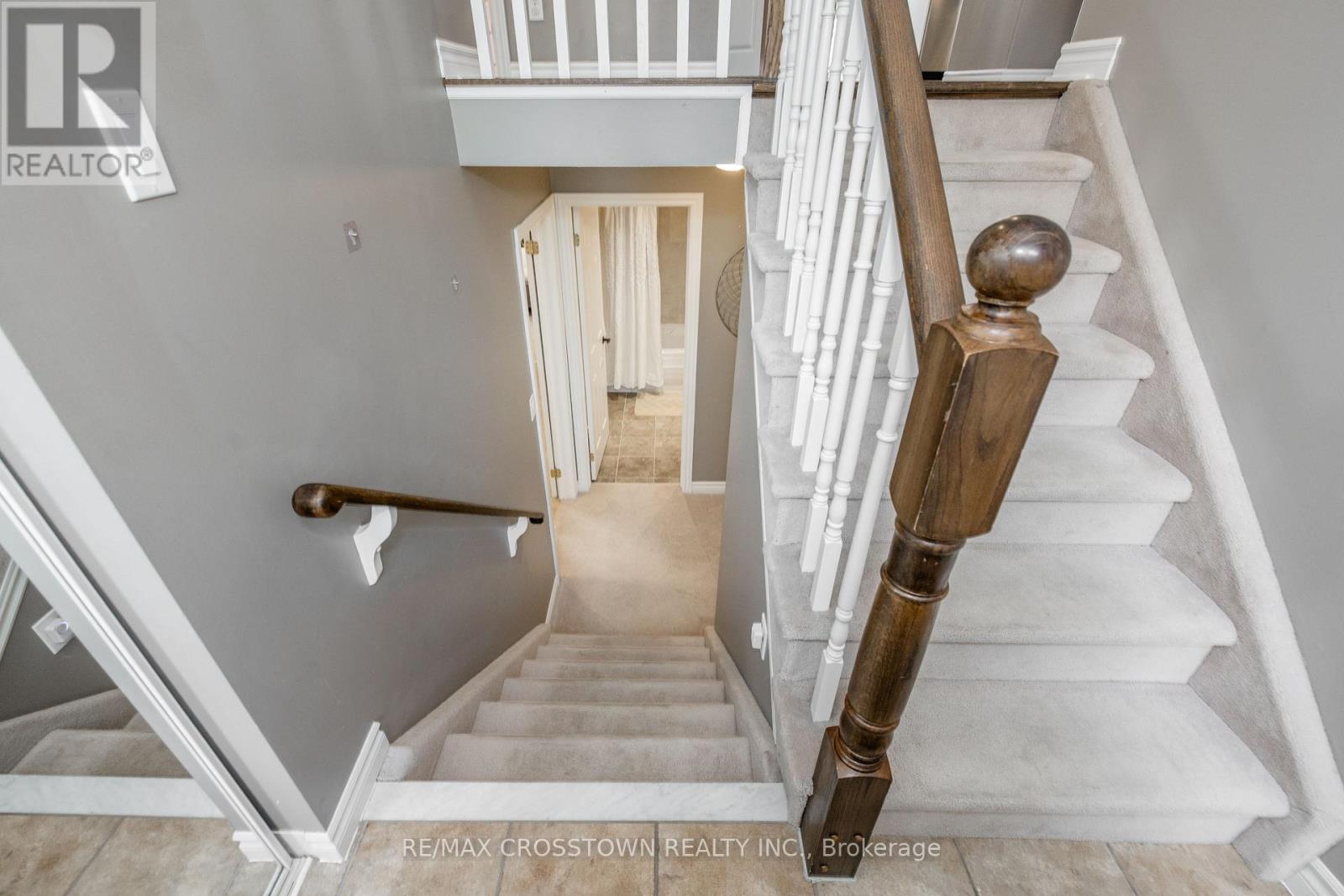 11 REVELSTOKE COURT - 32