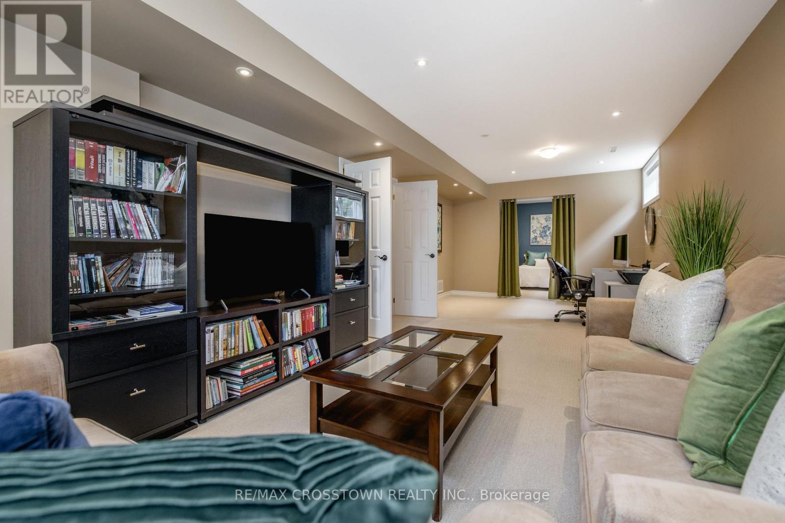 11 REVELSTOKE COURT - 41