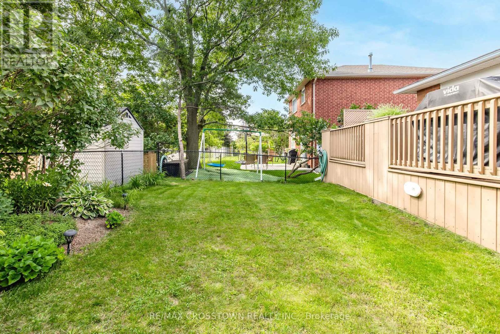 11 REVELSTOKE COURT - 49