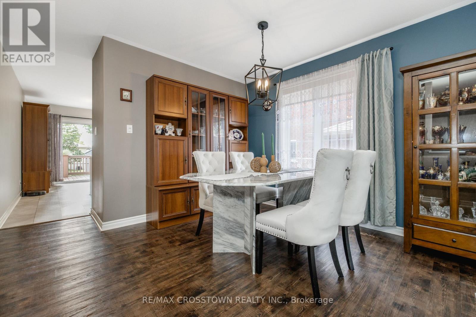 11 REVELSTOKE COURT - 8