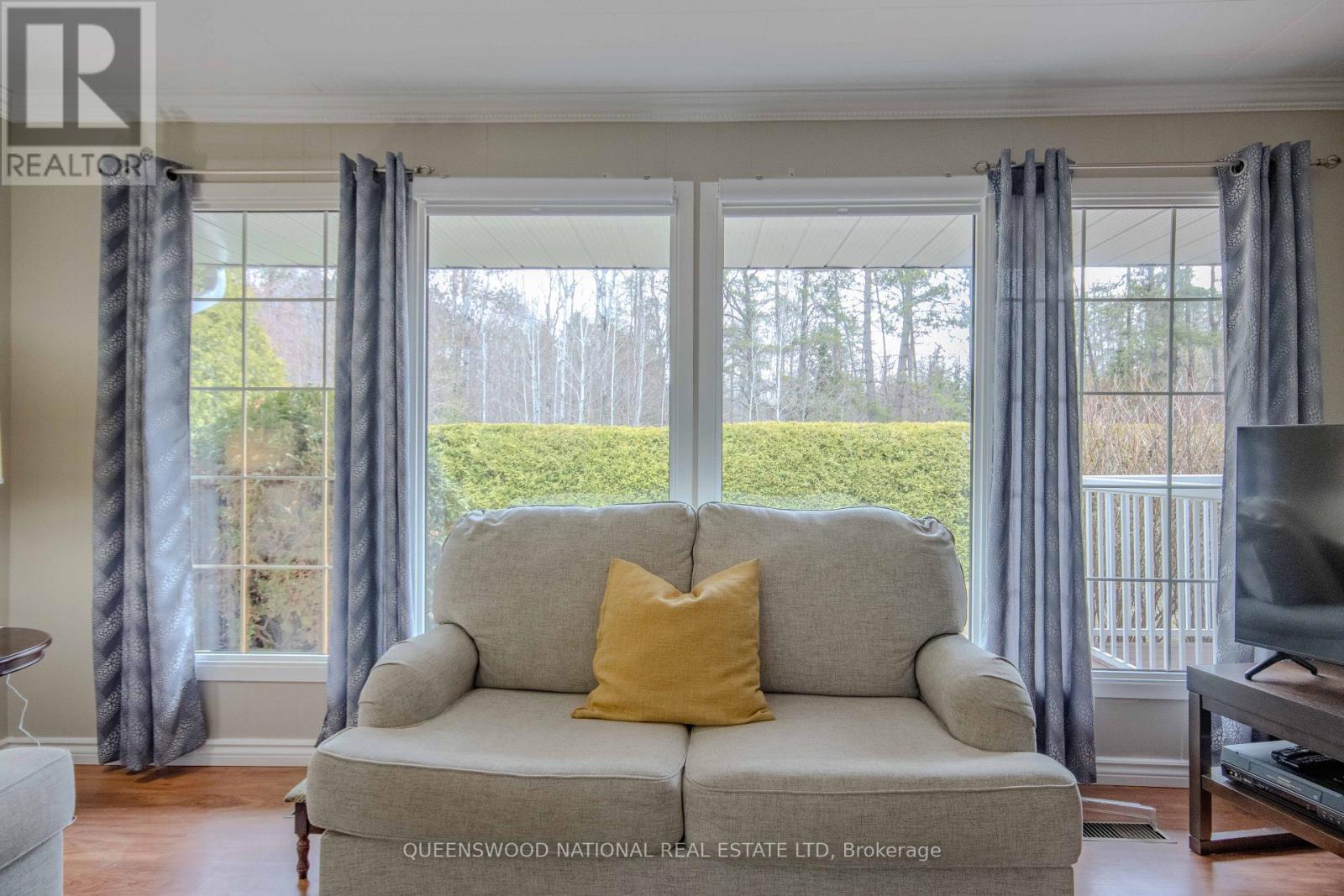 121 SANDHILL DRIVE - 10