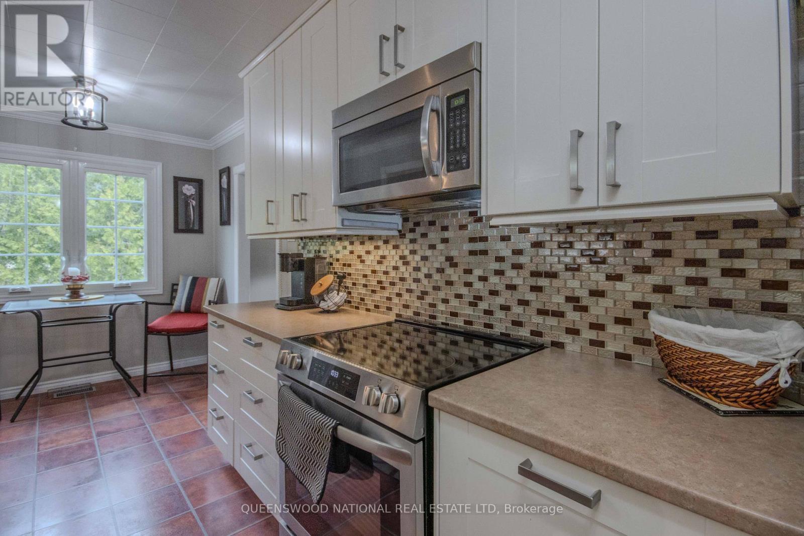 121 SANDHILL DRIVE - 19