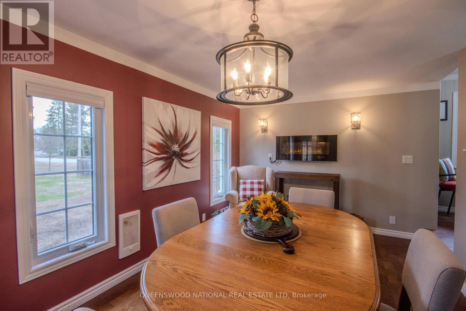 121 SANDHILL DRIVE - 26
