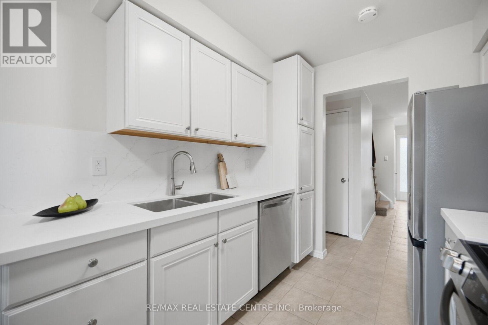 706 CARRYING PLACE - Image 17