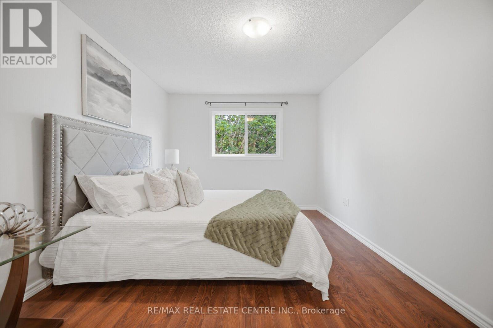 706 CARRYING PLACE - Image 27