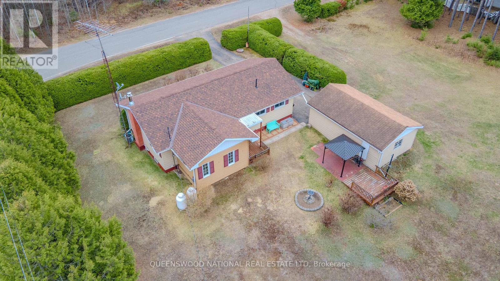 121 SANDHILL DRIVE - 40