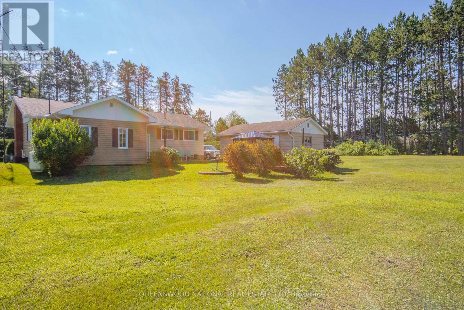 121 SANDHILL DRIVE - 44