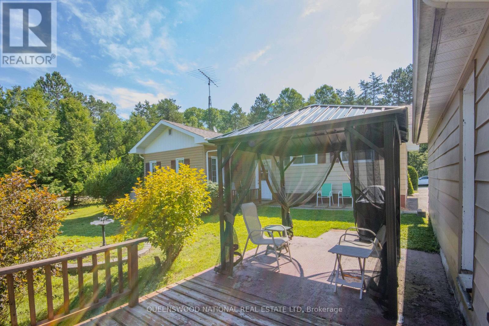 121 SANDHILL DRIVE - 46