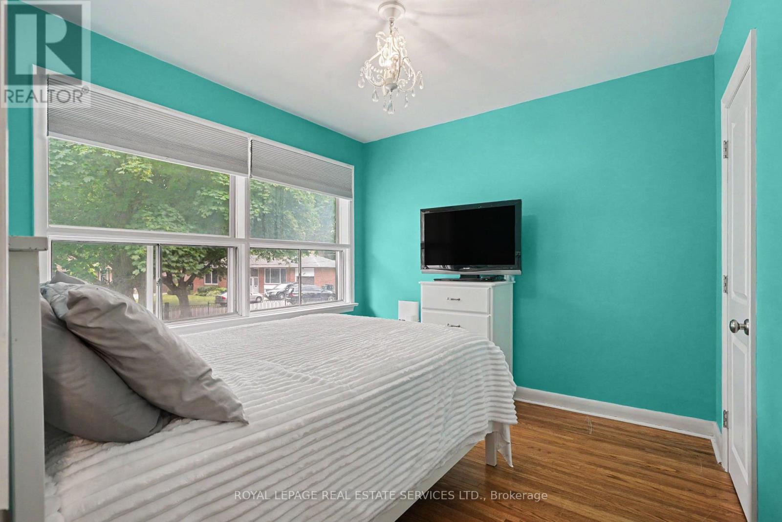 14 MOSSFORD COURT - 17