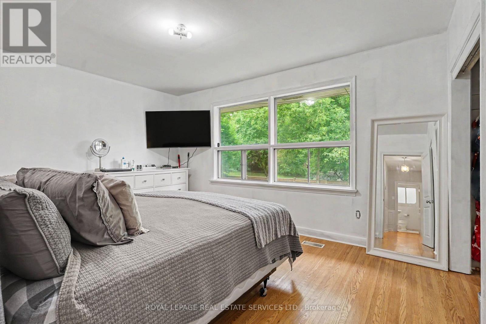 14 MOSSFORD COURT - 19