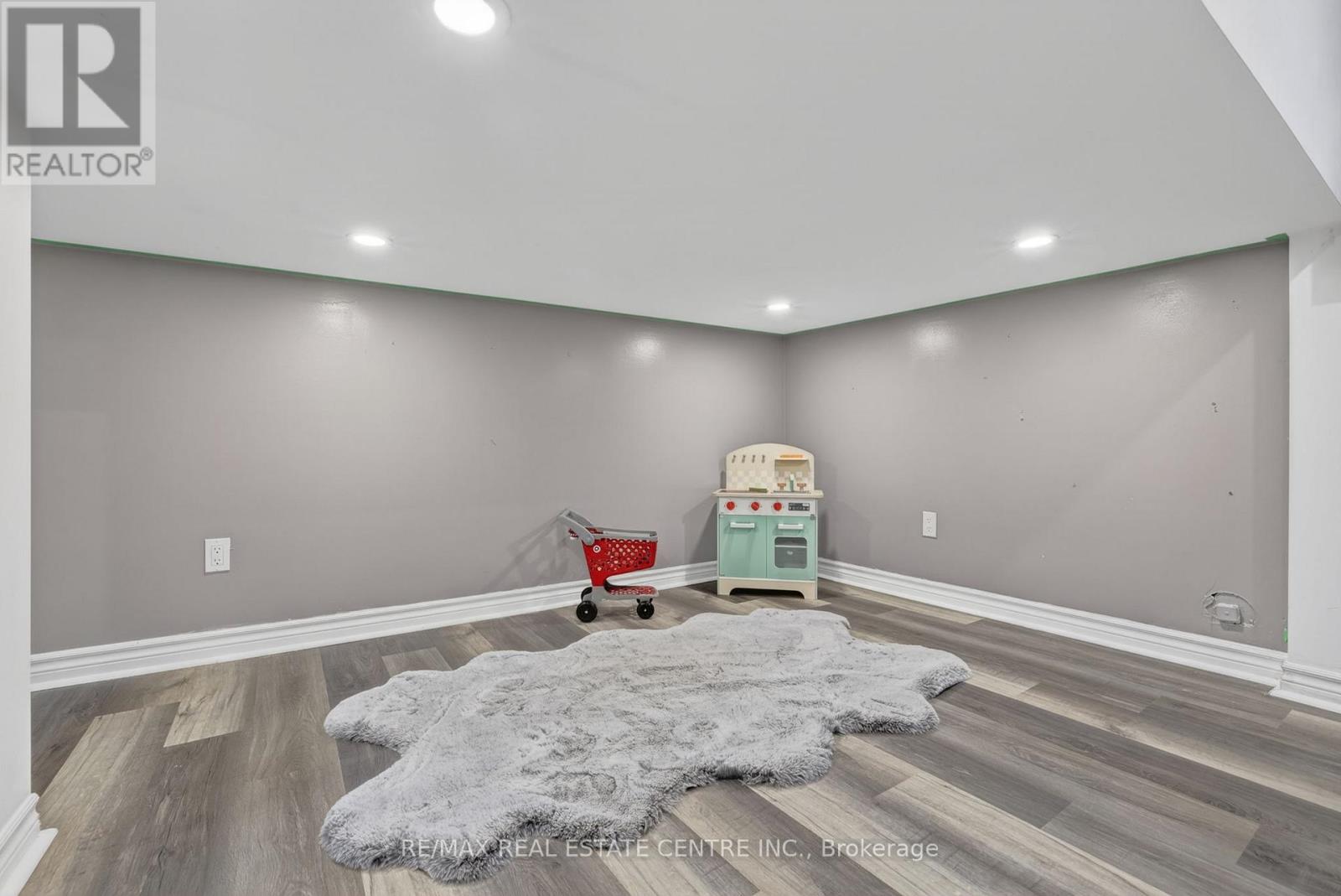 27 DREW BROWN BOULEVARD - Image 43