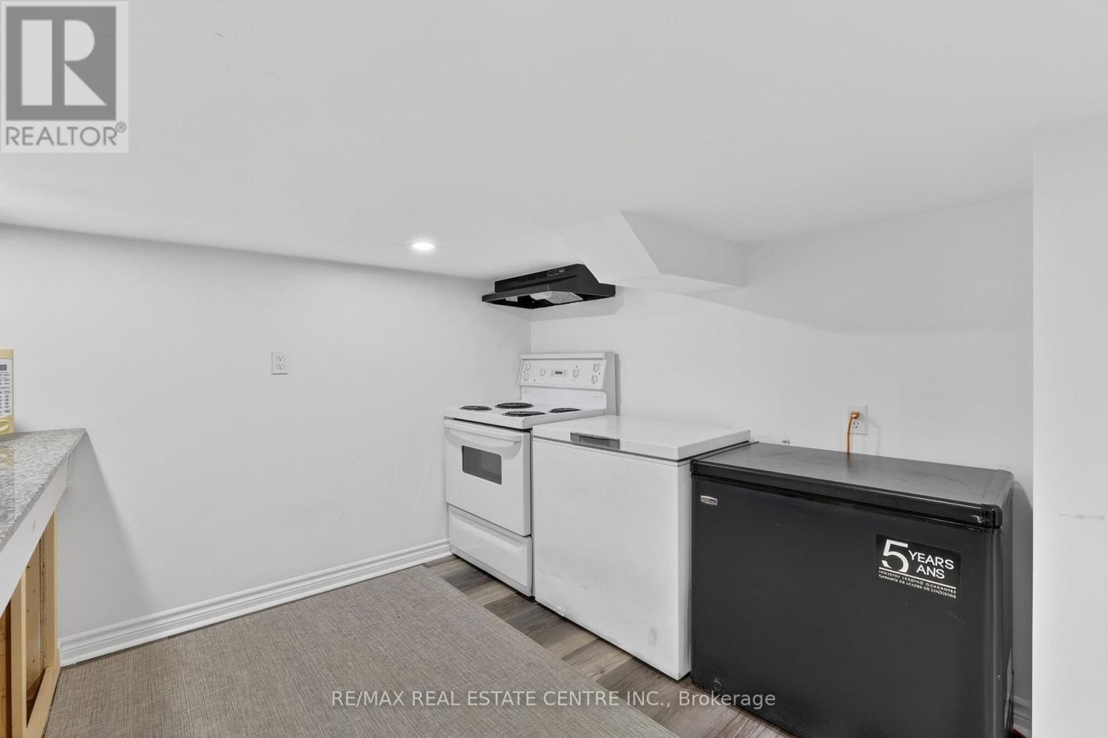27 DREW BROWN BOULEVARD - Image 45