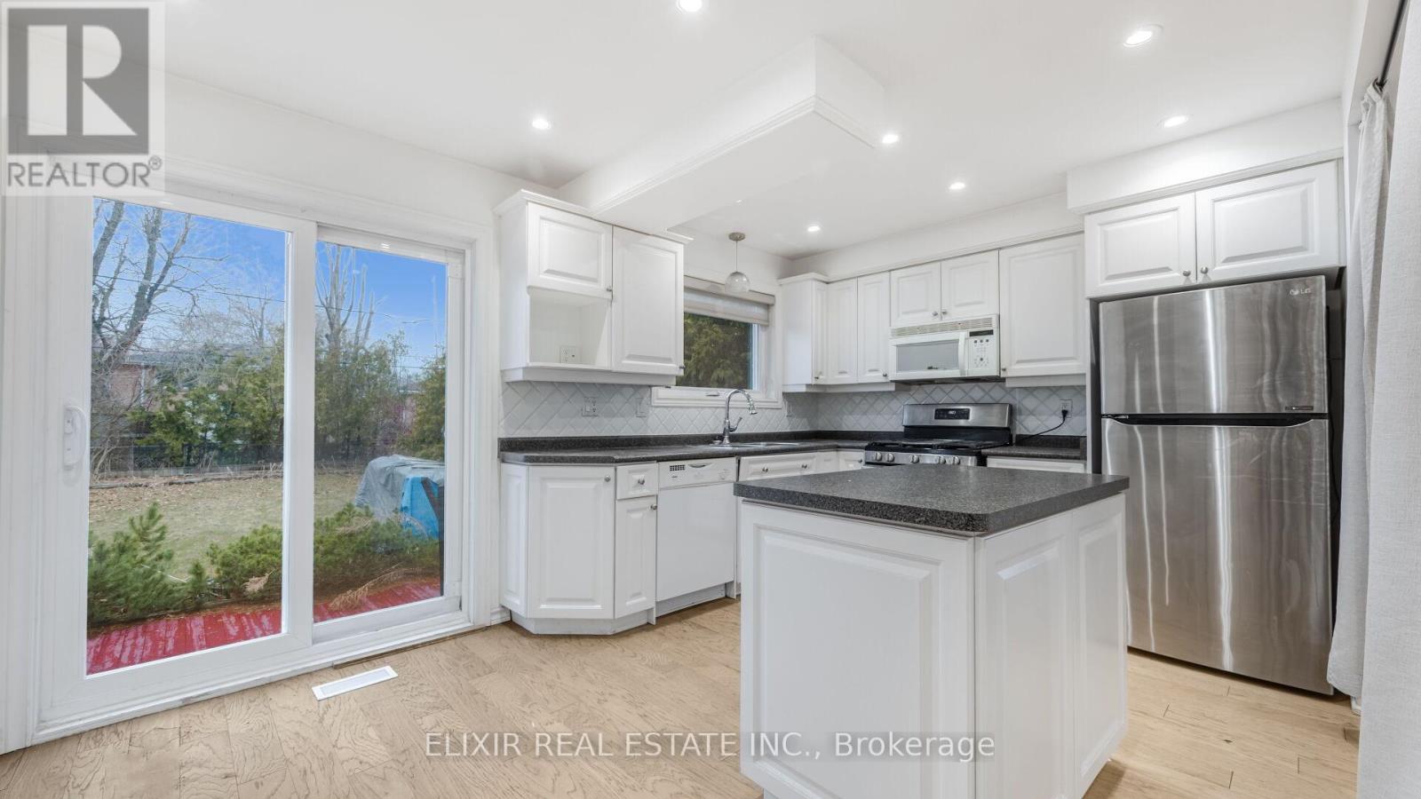 43 BROMLEY CRESCENT - 16
