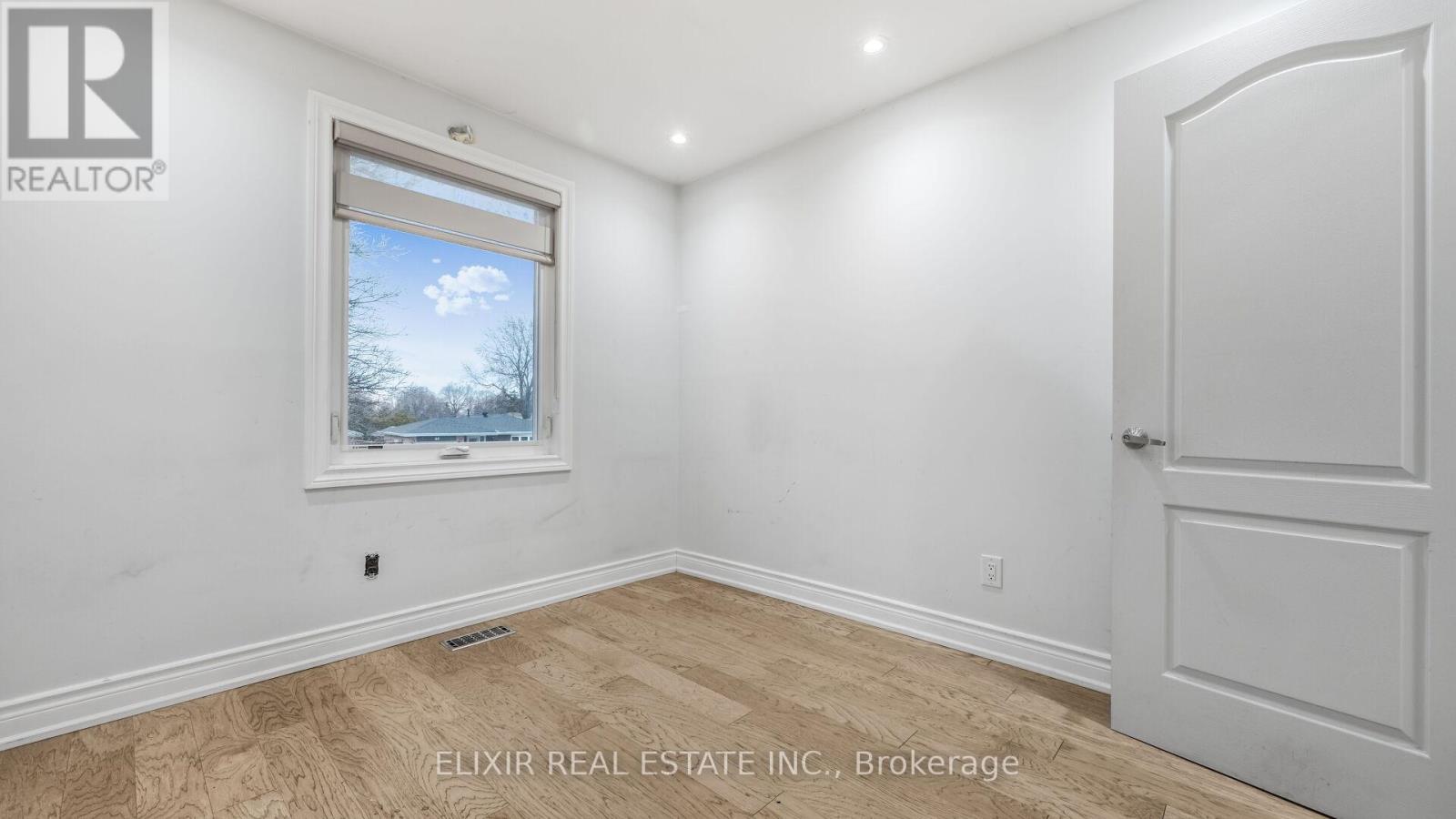 43 BROMLEY CRESCENT - 33
