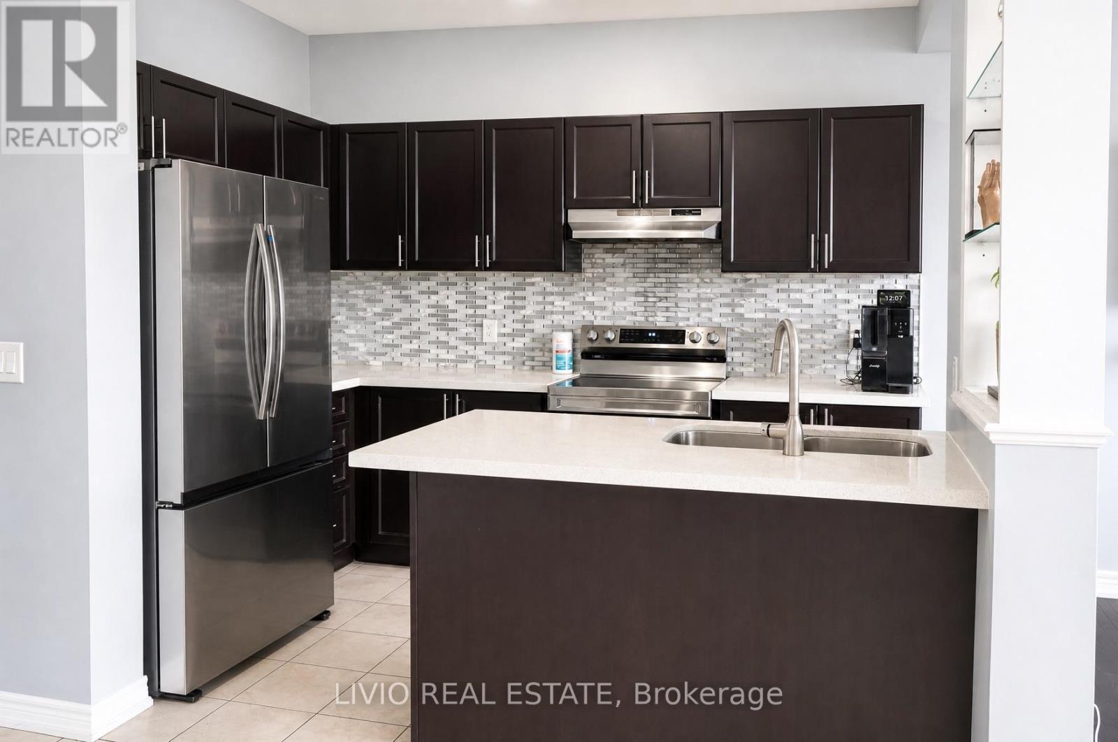 34 DAVENFIELD CIRCLE - 27