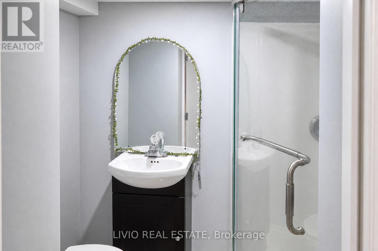 34 DAVENFIELD CIRCLE - 32