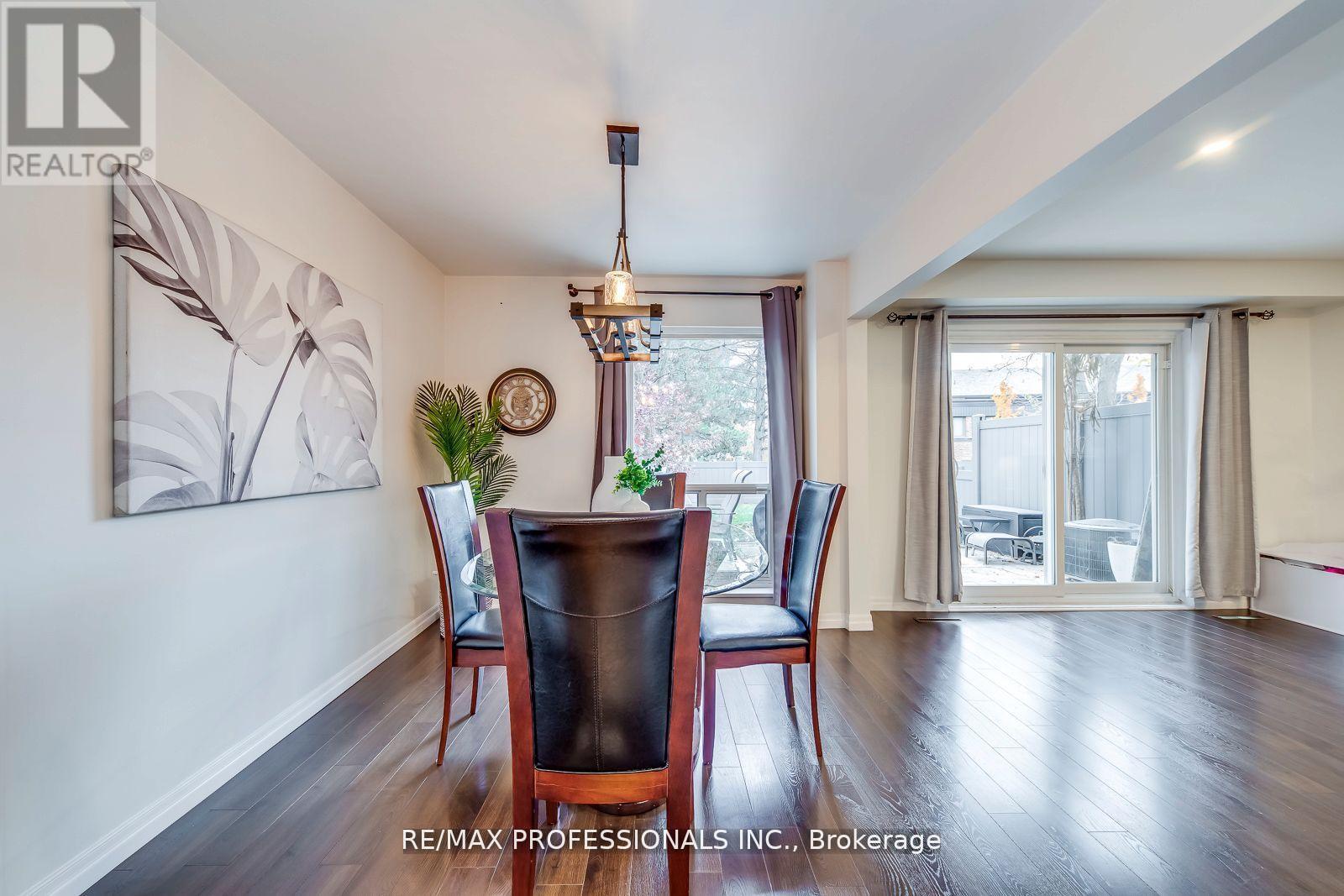 #51 4345 BLOOR STREET W - 13