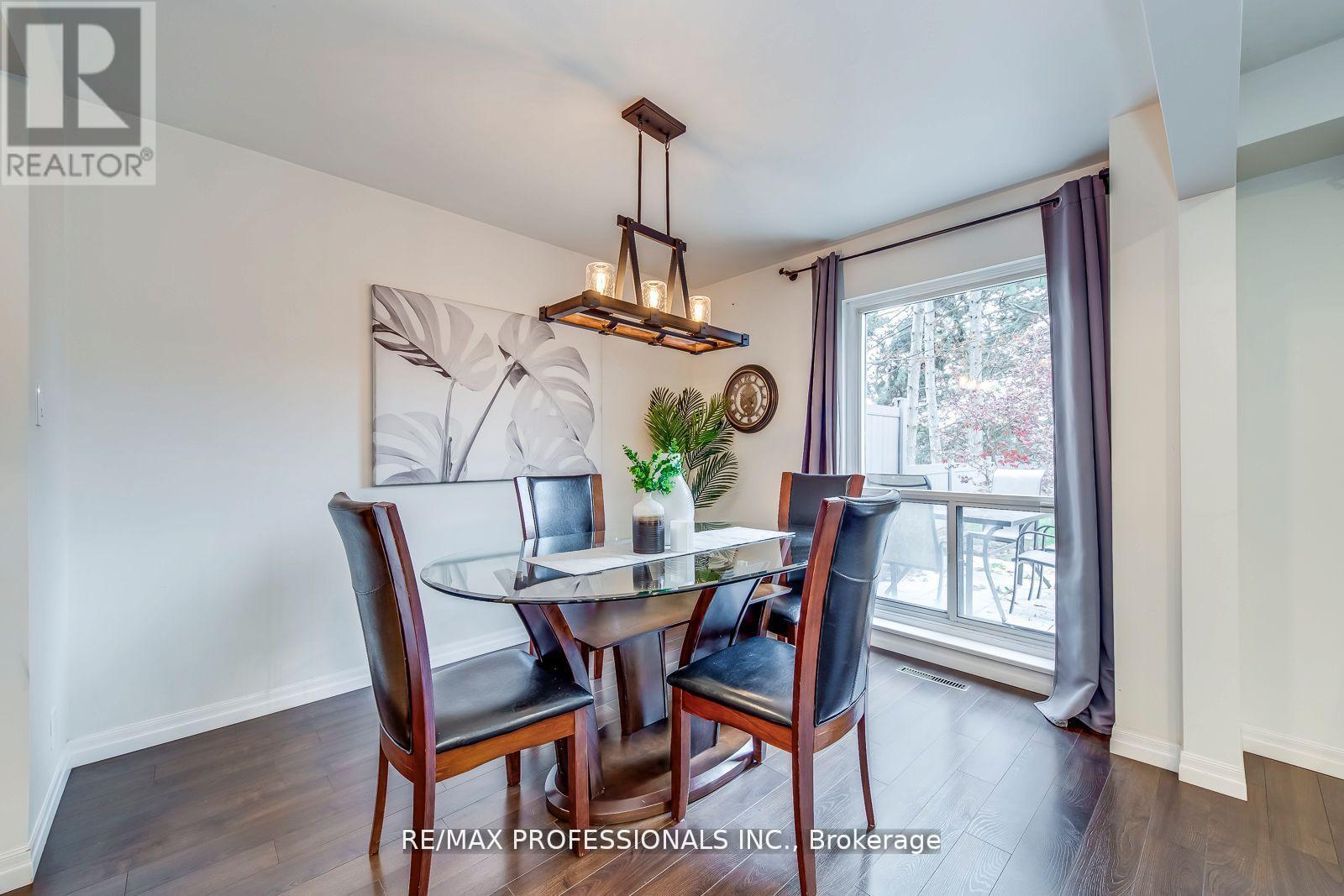 #51 4345 BLOOR STREET W - 14