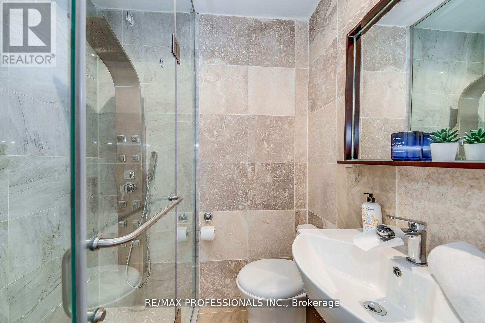 #51 4345 BLOOR STREET W - 28