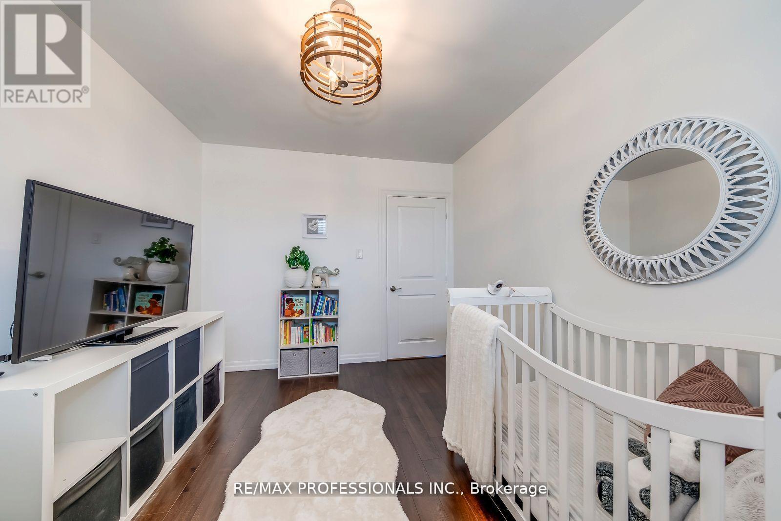 #51 4345 BLOOR STREET W - 30