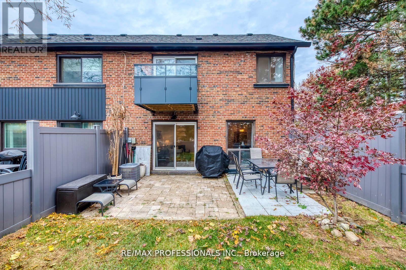 #51 4345 BLOOR STREET W - 39