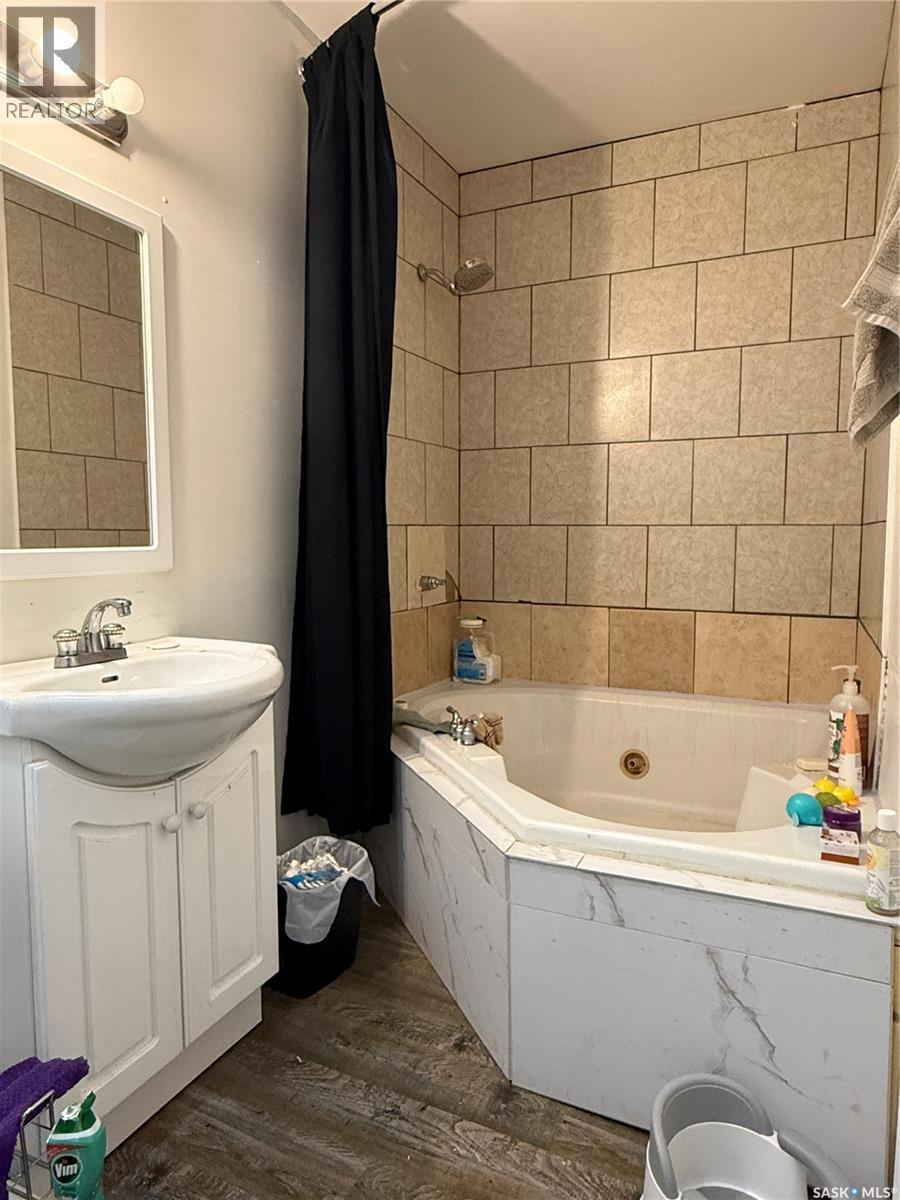 707 Railway AVENUE - 14