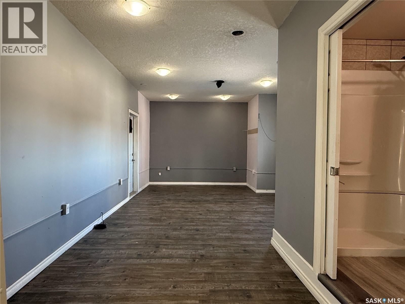 707 Railway AVENUE - 21